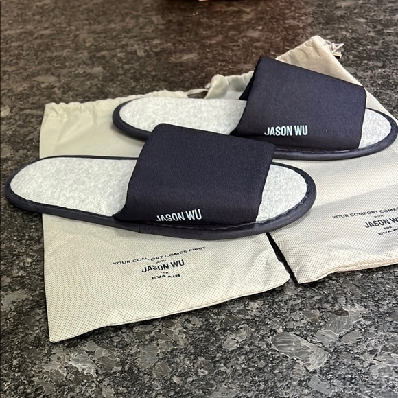 Jason Wu Comfort Slippers Sz L - New - Picture 1 of 5